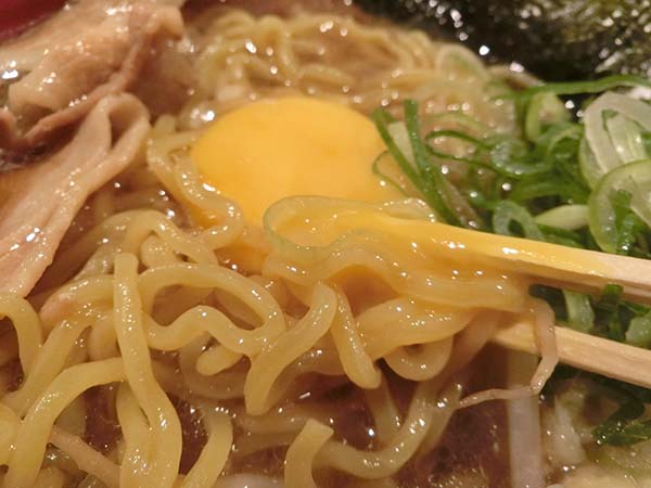 生たまごの黄身